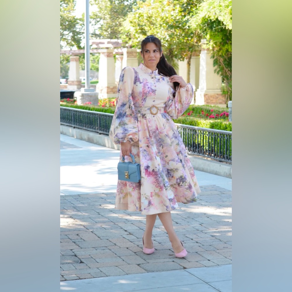 NWT SIZE S
 Juliet Button Up Midi Dress in Purple Florals.